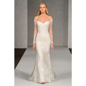 Designer 10452 Embroidered MODEST Long Sleeve Gown * 4 NWT Ivory Bridal $990